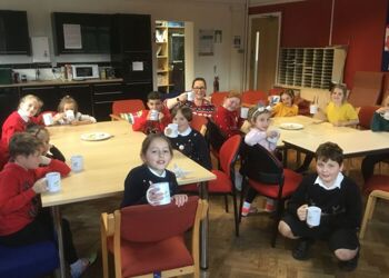Whyteleafe School @Whyteleafe_sch · Nov 25 Another amazing group of children who are consistently going over and above and doing the right thing. Well done - we hope you enjoyed your 'Hot Chocolate with the Head' #aiminghigh