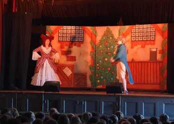 What an amazing afternoon we had being  treated to a fabulous performance of 'A Christmas Carol' by  @MandMTheatrical  Thank you for a great time - the children really enjoyed the pantomime!