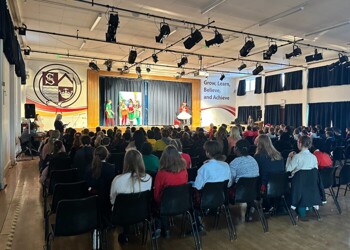 de Stafford School @deStafford · Dec 14, 2022 Thank you to the lovely Year 5 students (and staff) from St Francis' Catholic Primary School &  @Whyteleafe_sch    for coming to watch our 'Merry Mince Pies' performance this morning. We had so much fun having