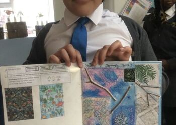 Year 5 had an arty afternoon learning about William Morris and the block printing technique. We went outside and used nature to help inspire our own patterns